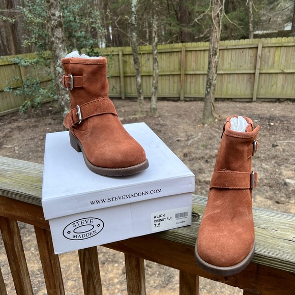 Steve Madden Shoes - NWT STEVE MADDEN Alick Moto Buckle Boots size 7.5
